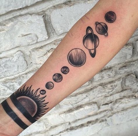 Planets all black Chill Tattoo Ideas, Tattoo Planets, Jewerly Tattoo, Tatuaje Trash Polka, Planet Tattoo, Solar System Tattoo, Famous Tattoo Artists, Planet Tattoos, Galaxy Tattoo