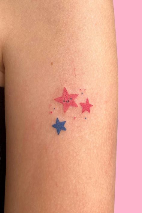 35 Hot Small Star Tattoo Design Ideas Small Star Tattoo, Star Tattoo On Shoulder, Small Colorful Tattoos, Little Rose Tattoos, Shooting Star Tattoo, Small Star Tattoos, Red Heart Tattoos, Planet Tattoos, Star Tattoo Designs