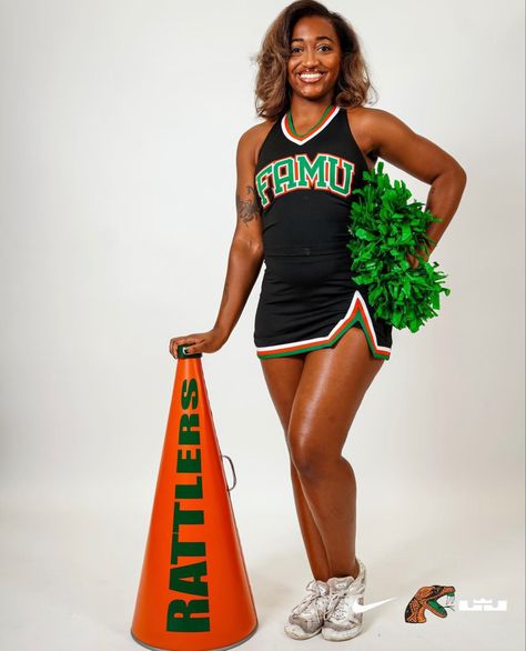 Cheer Poses With Megaphone, Cheer Poses Individual Photo Ideas Black, Famu Cheer, Cheer Senior Banner Poses, Media Day Cheer Poses, Cheer Media Day Poses, Hbcu Cheer, Cheerleader Pictures, Cheerleader Poses