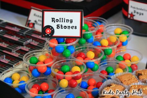 Rockstar Candies and Sweets Rock And Roll Theme Party, Rock And Roll Birthday Party, Rock Star Theme, Mini Hamburger, Rockstar Party, Music Birthday Party, Rock And Roll Birthday, Rockstar Birthday, Rock Star Birthday