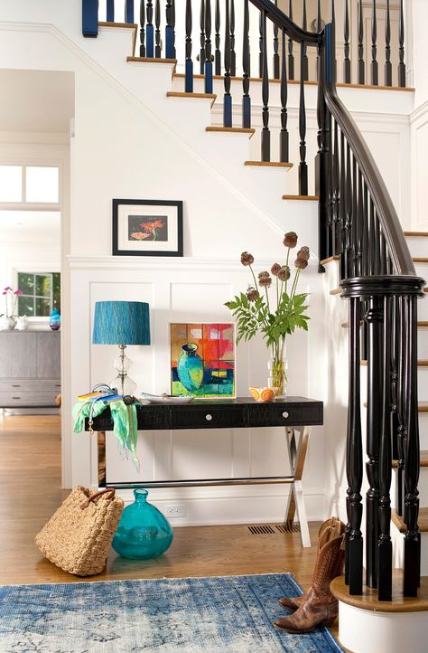 Stairway Railing Ideas, Black Painted Stairs, Painted Stair Railings, Black Stair Railing, Wood Stair Treads, Indoor Railing, Railing Designs, Painted Staircases, Staircase Railing