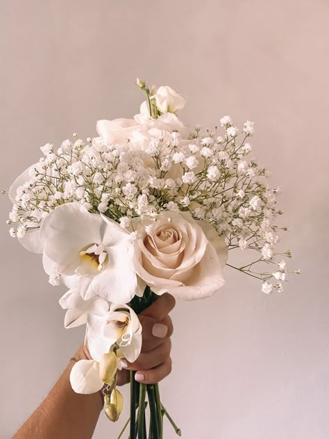 Bride Flower Bouquet, Bridesmaids Floral, Brides Flowers Bouquet, Elegant Wedding Bouquets, Simple Wedding Bouquets, Bridesmaid Bouquet White, Elegant Wedding Flowers, White Flower Bouquet, Bride Flower