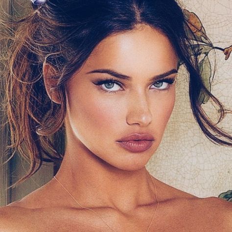 ƒαѕнιση мσ∂єℓѕ ♥ putitonmydash Makijaż Smokey Eye, Adriana Lima, Gorgeous Makeup, Pretty Makeup, Pink Lips, Beauty Face, Beautiful Eyes, Wedding Makeup, Maybelline