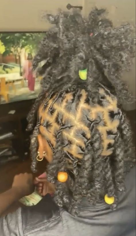 Locs With Natural Hair, Back To School Hairstyles Locs, Loc Styles For Black Women No Retwist, Pineapple Loc Style Women, Female Dreadlocks Styles Medium, Loc Grid, Pineapple Loc Style, Female Dreads Hairstyles, Dreads Short Hair