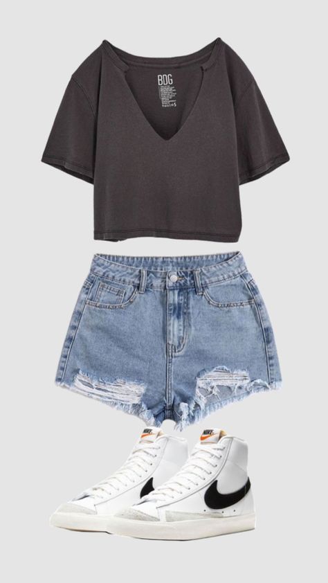 Cute Fits Summer Casual, Cute Outfits For School Hot Weather, Cute First Day Of School Outfits Shorts, First Day Of School Outfit With Shorts, Back To School Outfits With Shorts, Cute Outfit Inspo Summer, School Outfits Shorts, Cute Everyday Outfits Summer, 1st Day Of School Outfit