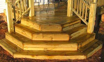 Deck stairs...this might be pretty cool for the middle of our deck (front entrance) Build Deck Stairs, How To Build Deck, Corner Deck, Building Deck, Build Deck, Curved Deck, Porch Stairs, Deck Steps, Deck Installation