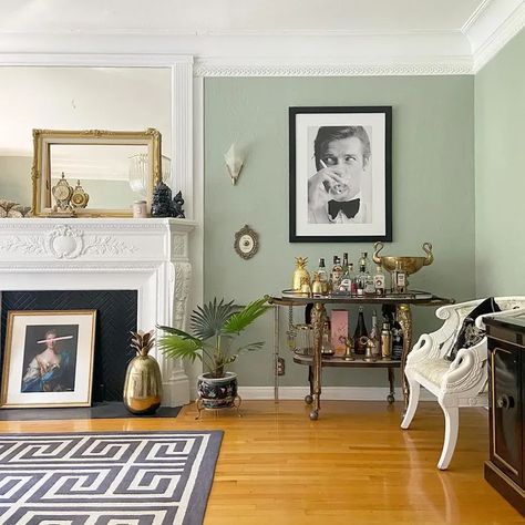 Benjamin Moore Sage Wisdom living room Sage Wisdom Paint, Sage Green Painted Walls, Green Sunroom, Saybrook Sage, How To Use Sage, Sage Green Paint Colors, Rustic Contemporary Living Room, Sage Living Room, Primary Bed