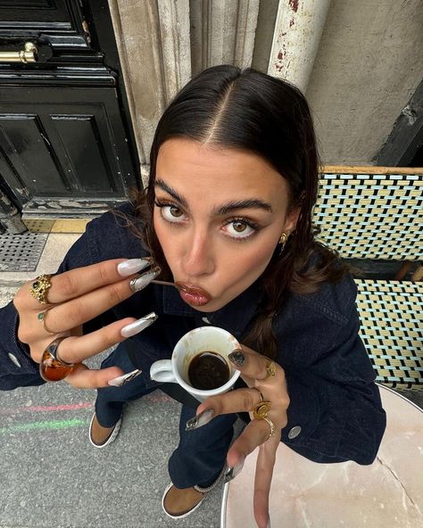 Call me Gattoni | Back in Paris 🦤 with my @uggineurope #collaborationcommerciale | Instagram Fun Outfits Aesthetic, New Life Aesthetic, Me Core Aesthetic, Coffee And Makeup, Paris Shoot, Cool Girl Aesthetic, Me Aesthetic, Coffee Outfit, Coffee Fashion