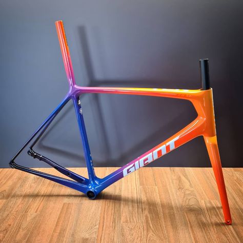 Custom Paint Bicycle, Bike Frame Design Paint, Custom Bike Paint Jobs, Bike Frame Paint Ideas, Bike Design Paint, Bicycle Color Ideas, Bike Paint Ideas, Custom Bike Paint, Bike Paint Job