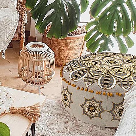 Boho Seating Area, Boho Chic Patio, Bohemian Patio Decor, Meditation Room Design, Yoga Room Design, Rustic Boho Living Room, Mediterranean Patio, Moroccan Floor Pillows, Meditation Studio