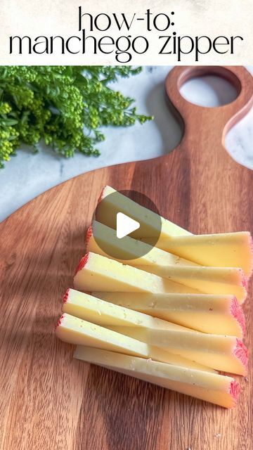 Kim Charon | Charcuterie & Things LLC on Instagram: "MANCHEGO ZIPPER ⬇️⬇️  1. Remove the outer rind of Manchego, leaving just the top on.  2. Slice the Manchego into 1/4-inch pieces 3. Take two slices at a time and place them inward, one in front of the other. 4. Repeat until you’ve formed your zipper-like pattern.   SAVE and FOLLOW @charcuterie_n_things for more food styling tips!  #fyp #charcuterieandthings #quickandeasy #foodstyling #manchego #cheese #cheeseboard #charcuterieboard" How To Cut Manchego Cheese, Cut Cheese For Charcuterie, French Themed Parties, Charcuterie Cups, Queso Manchego, Cheese Wedge, Manchego Cheese, Kitchen Help, Charcuterie Inspiration