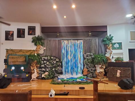 Zoomerang Vbs Decorating Ideas, Zoomerang Vbs Decor, Jungle Journey Vbs 2024 Decorations, Great Jungle Journey Vbs 2024, The Great Jungle Journey Vbs 2024 Decorations, Kids Camp Activities, The Great Jungle Journey Vbs Main Stage, Aig Vbs Jungle Journey, Zoomerang Vbs