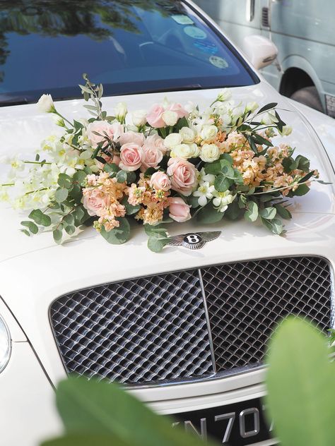 gallery - bridal flowers – Floral Magic Cars Wedding Decoration, Car Floral Decoration Wedding, Bridal Car Decor, Car Bouquet Wedding, Wedding Cars Decoration Ideas, Car Decorations For Wedding Flowers, Bridal Car Bouquet, Bridal Car Decoration Ideas, Bridal Car Flowers