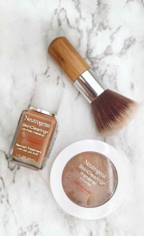 Got acne-prone skin and find that your makeup makes it worse? I know I did until I discovered this skin clearing makeup from Neutrogena. Check out my full review by clicking this pin. | A Relaxed Gal #acneprone #clearskin #skincare #healthyskin #neutrogena High End Makeup Brands, Budget Makeup, Skin Clearing, Acne Makeup, Tips For Oily Skin, Oil Free Foundation, Neutrogena Makeup, Oil Free Makeup, High End Makeup