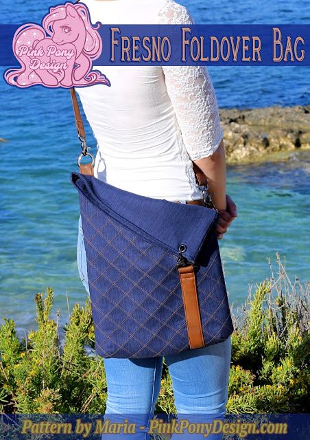 I'm so happy to release the Fresno Foldover Bag pattern! It actually came to be on a request from my mother, isn't she the best? <3 This f... Triangle Bag Pattern, Pony Design, Foldover Bag, Modern Handbag, Sew Zipper, Triangle Bag, Crochet Hook Set, Diy Bags, Quilt Batting