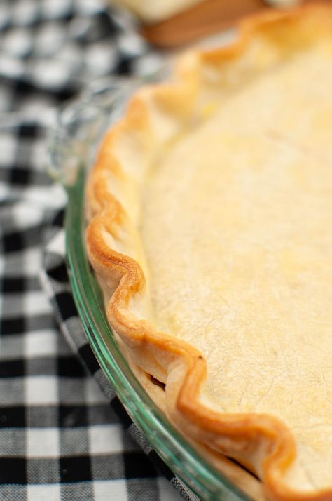 Make homemade pie crust from scratch! This easy 3 ingredient pie crust recipe is an all butter crust, and it's perfect for all kinds of pies, savory or sweet. This recipe has lots of tips for making pie crust, as well as tips for par baking and blind baking. Make a savory pot pie for dinner using this easy pie crust recipe! Save this recipe for whenever you need it. Easy Pot Pie Crust Recipe, Easy Pot Pie Crust, Deep Dish Pie Crust Recipe, 3 Ingredient Pie Crust Recipe, Easy Flaky Pie Crust Recipe, Deep Dish Pie Crust, Lard Pie Crust, Easy Flaky Pie Crust, Making Pie Crust