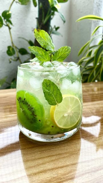 Ronak Choudhary on Instagram: "10M+views 🤩 🥝 Kiwi Mojito 🥝 🍹 Summer cool 😎 🥝 Recipe 👇🏻👇🏻👇🏻 . 1 kiwi . Lemon slices 3-4 . Mint leaves 7-8 . Sugar . Ice cubes . Soda/Tonic water . Water 🥝 And Enjoy 😉 🥝 🥝 Follow @hungerherb Support @hungerherb 😻 Tag @hungerherb 🏷 🥝 #kiwi #mojito#kiwimojito #kiwifruit #drinks #summervibes #summerdrinks #fruitdrinks #blog #blogger #trendingreels #reelitfeelit #trendingsongs #picoftheday #picture #instadrink #recipes #creative #creator #indian #indi Kiwi Mojito Mocktail, Kiwi Mojito, Kiwi Juice, Lemon Slices, Cheese Ball Recipes, Natural Drinks, Summer Cool, Food Garnishes, Kiwi Fruit