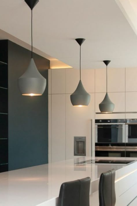 Medium Pendant Lights Over Kitchen Island, Modern Hanging Lights Kitchen, Kitchen Island Lamps, Feature Lights Over Kitchen Island, Kitchen Island Modern Lighting, Kitchen Lighting Ideas Pendant, Kitchen Island Lamps Lighting Ideas, Hanging Lamps For Kitchen, Kitchen Hanging Lights Islands