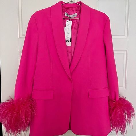 Never worn ZARA Pink Feather Blazer Zara Pink Blazer Feather, Zara Pink Blazer, Pink Feathers, Pink Blazer, Blazer Outfits, Zara Jackets, Style Inspiration, Zara, Blazer