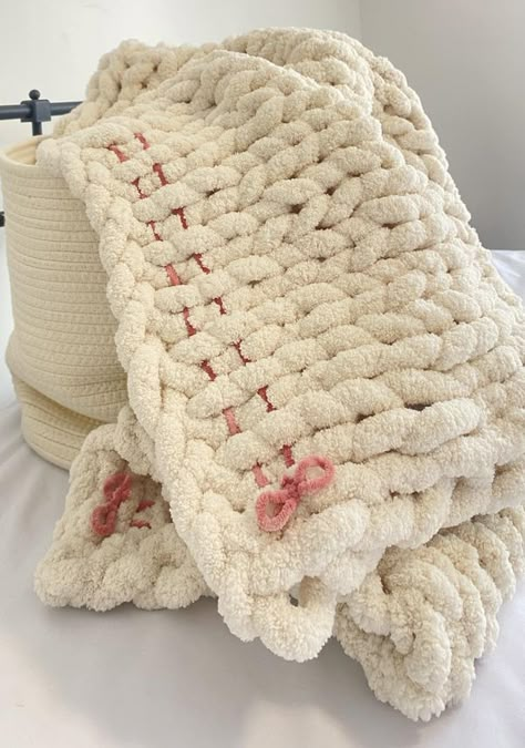 Chunky Yarn Baby Blanket Pattern, Handmade Chunky Blanket, Chunky Knit Throw Blanket Pattern, Hand Knit Chunky Blanket Diy, Free Knitting Blanket Patterns, Blanket Puffy, Thick Knitted Blanket, Knitting Blanket Patterns, Knit Throw Blanket Pattern