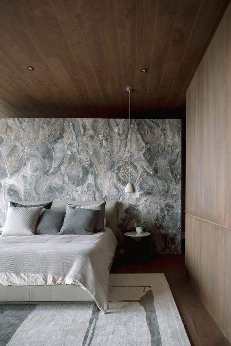 Marble was also used in the master suite. In this case, grey arabescato marble forms a wall behind the bed, which separates the sleeping area from the bathroom. Mexican Architecture, Brick Home, Architecture Studio, Marble Wall, Interior Garden, Global Design, Beautiful Bedrooms, Residential Architecture, Bedroom Inspo