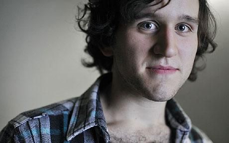 Who knew Dudley Dursley would turn into this?! Harry Melling, Dudley Dursley, Harry Potter Stars, Weasley Harry Potter, The Great Doctor, Julie Walters, Michael Gambon, Matthew Lewis, Youth Theatre