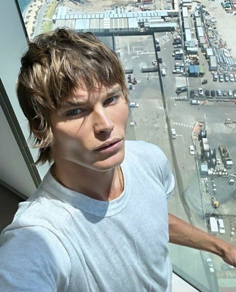 Jordan Barrett Hair, Jordan Barrett Aesthetic, Looksmaxxing Men, Psl Gods, Supermodel Aesthetic, Boys On Film, Gq Awards, Jordan Barrett, Male Model Face