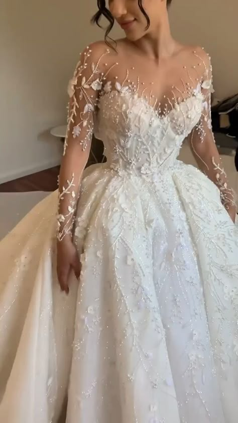 Fairytale Wedding Dress Princesses, Disney Fairytale Wedding Dress, Wedding Dresses Fairytale, Wedding Dress Bustle, Bride Dress Simple, Simple Wedding Dress, Classy Wedding Dress, Fairy Tale Wedding Dress, Pretty Wedding Dresses