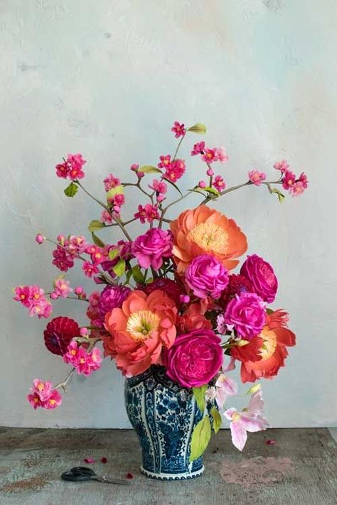 Paper Flower Art, Flower Vase Arrangements, Flower Arrangements Diy, Paper Floral, Vase Arrangements, Beautiful Flower Arrangements, Deco Floral, Arte Floral, Flower Farm