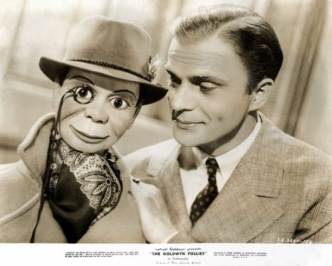 Edgar Bergen & Charlie McCarthy: The most famous ventriloquist & puppet of the 20th century 2 Ventriloquist Puppets, Charlie Mccarthy, Golden Age Of Radio, Martin Show, Tv Talk Show, Candice Bergen, John Roberts, Orson Welles, Classic Movie Stars