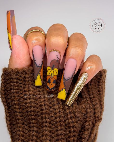 Orange Nails Glitter, Fall Themed Nails, Turkey Nails, Elegant Touch Nails, Ideas For Autumn, Black Halloween Nails, Holloween Nails, Themed Nails, Thanksgiving Nail Designs