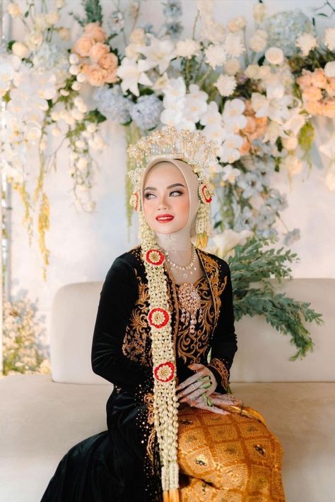 Weeding Dress Muslimah, Paes Jawa Hijab, Wedding Dress Hijab Adat Jawa, Pernikahan Adat Jawa Hijab, Javanese Wedding Hijab, Wedding Jawa Hijab, Pengantin Jawa Hijab, Wedding Adat Jawa, Simple Wedding Dress Hijab