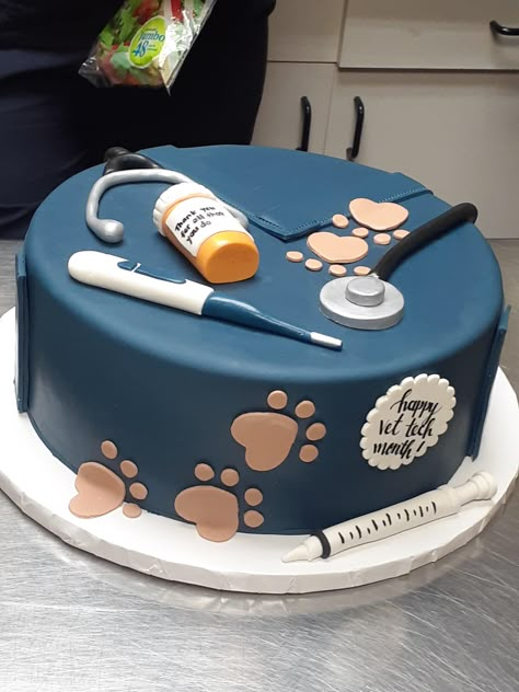 Vet Cake Graduation, Vet Cake Birthday, Vet Tech Cake, Vet Birthday Cake, Cake For Veterinary Doctor, Veterinary Cake Ideas, Veterinarian Cake, Doctor Birthday Cake, Vet Cake