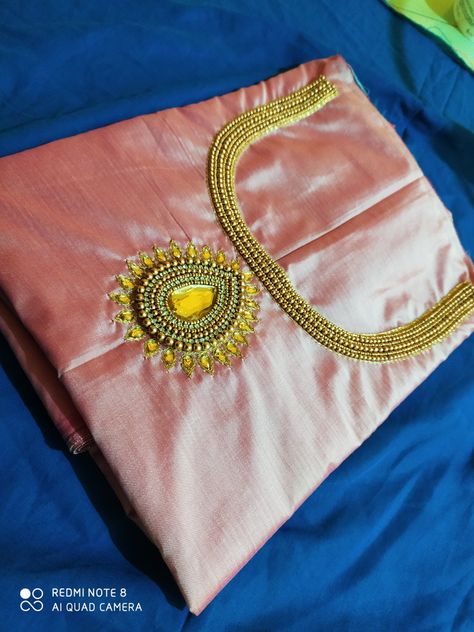 Aari Designs, Emb Designs, Simple Embroidery Designs, Back Neck Designs, Cotton Kurti Designs, Handmade Embroidery Designs, Design Video, Baby Frocks Designs, Cotton Kurti