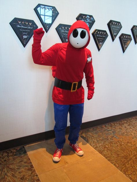 Shyguy Cosplay (For the Miata?!) Easy Cosplay Men, Shy Guy Costume, Super Mario All Stars, Mario Costume, Easy Cosplay, Shy Guy, Funny Face Mask, Video Game Cosplay, Creative Valentines