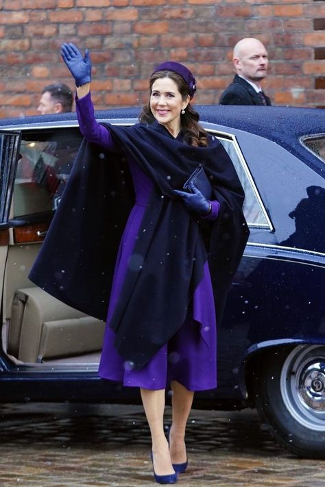 The King and Queen of Denmark Attend Change of Throne Celebratory Service in Aarhus — Royal Portraits Gallery Princess Isabella, Denmark Fashion, Denmark Royal Family, Mary Of Denmark, Princess Marie Of Denmark, Danish Royalty, Royal Portraits, Queen Margrethe Ii, Danish Royal Family