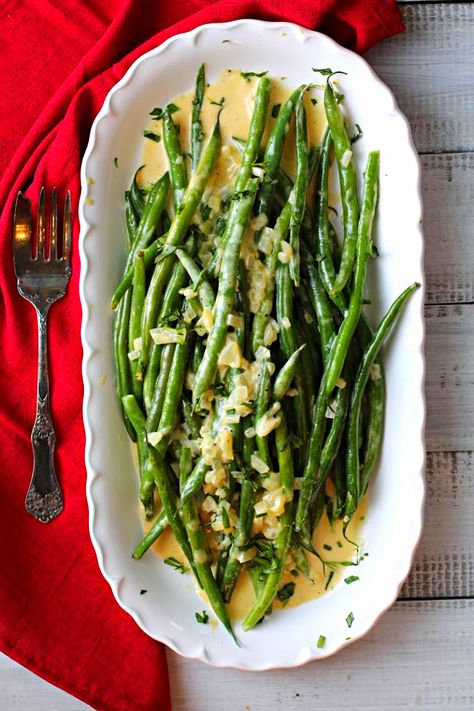 Green Bean Side Dish with creamy mustard sauce. An easy and fancy side dish for fresh green beans or hericot verts. This one is perfect for entertaining and your Easter Buffet. #easter #hericotvert #greenbeans #mustardsauce Green Bean Sauce Recipe, French Green Bean Salad, Green Beans With Sauce, Green Bean Sauce, Fancy Vegetable Side Dishes, French Side Dishes, Easy Green Bean Recipes, Green Beans Side, Mustard Cream Sauce