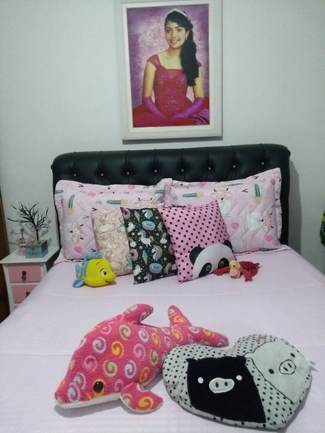 Black and Pink bed decoration Black And Pink Bed, Pink Bed, Bed Decoration, Pink Bedding, Black Bedding, Bed Decor, Black And Pink, Toddler Bed, Bedroom