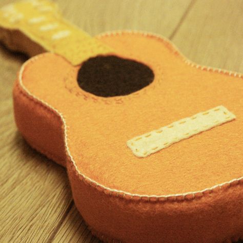 Felt Guitar Pattern, Felt Guitar, Disney Diy Crafts, Card Design Handmade, Elegant Bouquet, Felt Craft, Disney Diy, Soft Sculpture, Body Pillow