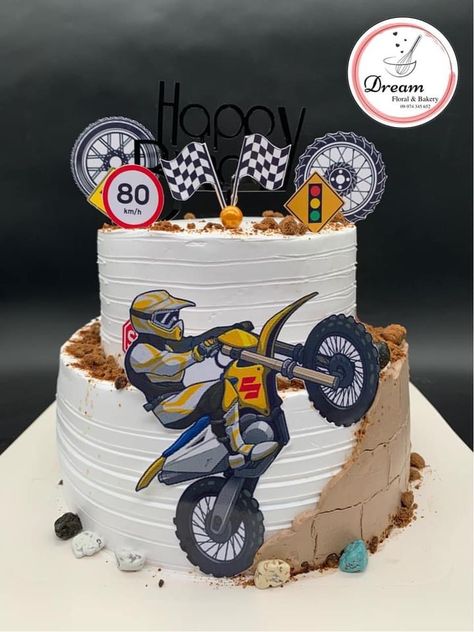 Motor Bike Themed Birthday Party, Bike Theme Cake For Men, Motor Cake Design, Bike Cakes For Boys, Bike Cake Design, Bike Theme Cake, Motor Bike Cake, 4 Wheeler Cake, Biker Cake