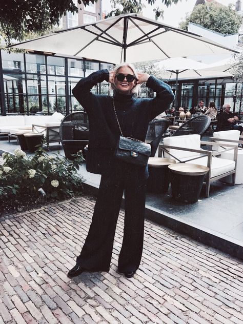 Bloggers & influencers - claartjerose - Claire Cliteur - Chanel - classic flap bag bag - black - outfit - Amsterdam - l'Étoile Luxury Vintage Claire Cliteur, Vintage Chanel Bag Outfit, Chanel Classic Flap Bag Outfit, Flap Bag Outfit, Chanel Flap Bag Outfit, Chanel Bag Outfit, Bag Photography, Claire Rose, Chanel Classic Flap Bag