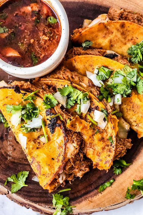 Liven up dinnertime with these Chicken Birria Tacos. Filled with juicy, flavorful chicken and a crispy shell, these are everyone's favorite! Birria Tacos Photography, Crispy Birria Tacos, Chicken Birria Tacos Recipe, Chicken Carnitas Tacos, Birra Tacos, Barrio Tacos, Chicken Birria Tacos, Chicken Birria, Crispy Chicken Tacos