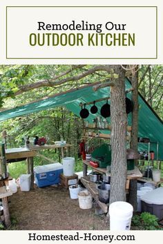 Outdoor Restrooms, Off Grid Kitchen, Outdoor Camping Kitchen, Off Grid Homestead, Homestead Kitchen, Homestead Life, Diy Shutters, Emergency Preparation, Diy Outdoor Kitchen