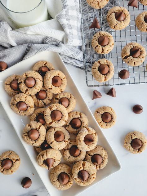 Sugar Cookies With Hershey Kisses, Cookies With Hershey Kisses, Hershey Kiss Cookies, Blossom Cookies, Peanut Butter Blossoms, Dessert Cookies, Almond Blossom, Hershey Kisses, Silicone Baking Mat