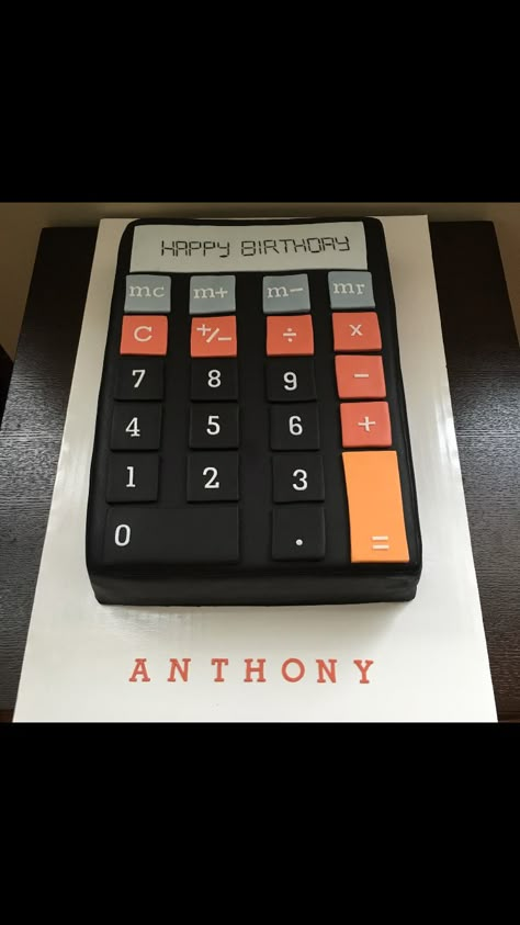 Calculator cake was cute and tasty! Math Birthday Cakes, Math Cake Ideas Birthday, Maths Cake Design, Math Cake, Calculator Cake, Halle Hair, Teacher Birthday Cake, Math Decorations, Teacher Cakes