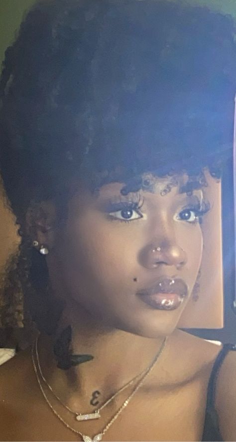 Toni’s interlude... on Twitter: "🧚🏾… " Double Nose Piercing On Black Women, Double Piercing Nez, Double Nose Piercing Black Women, Double Nose Piercing Aesthetic, Different Piercings Face, Nose Ring Aesthetic, Double Nose Piercing Same Side, Nose Piercing Aesthetic, Unique Piercings