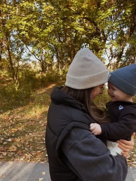 Mom Astethic, Young Parents Aesthetic, Mom And Baby Aesthetic, Boy Mom Aesthetic, Baby Boy And Mom, I Want A Baby, Aunt Life, Future Mommy, Moms Goals