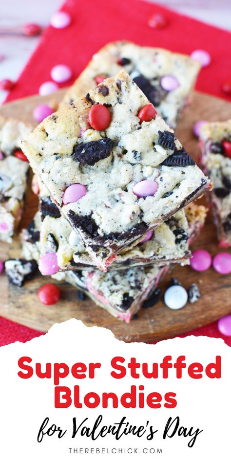 Valentine's Day Blondies Recipe Holiday Dessert Drinks, Best Christmas Recipes, Blondies Recipe, Easy Party Food, Valentine's Day Recipes, Mini Chocolate Chips, Baking Supplies, Dessert Drinks, Holiday Desserts