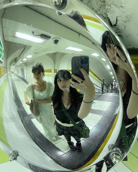 Convex Mirrors Aesthetic, Aesthetic Convex Mirror, Perspective Selfie Reference, Convex Mirror Drawing, Traffic Mirror Photography, Mirror Pic Drawing Reference, Convex Mirror Selfie Aesthetic, Bedroom Mirror Selfie Aesthetic, Convex Mirror Bedroom Aesthetic