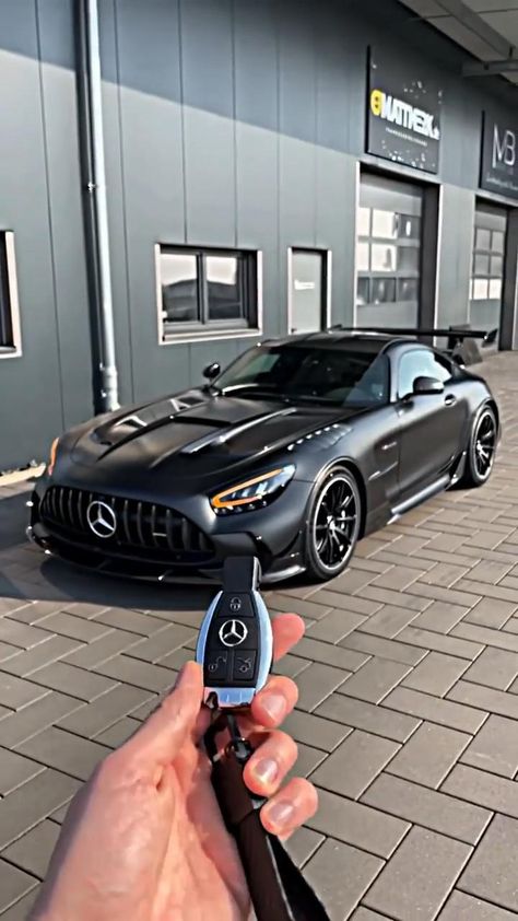 Mercedes Car Video, Super Cars Videos, Roadster Car, Tokyo Drift Cars, Fast Sports Cars, Pimped Out Cars, Luxurious Cars, Mercedes Sl, Car Cleaning Hacks